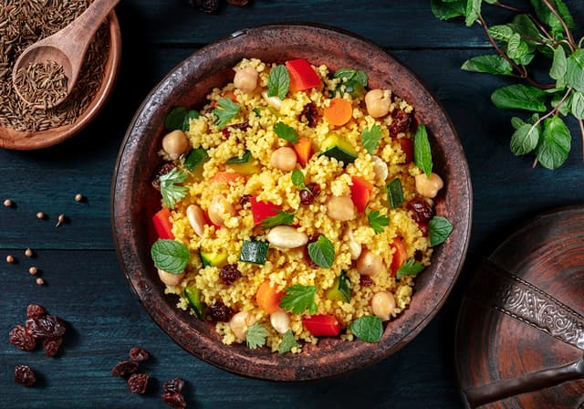 مطعم أسمهان تجربة المذاق الجزائري الأصيل في قلب دبي